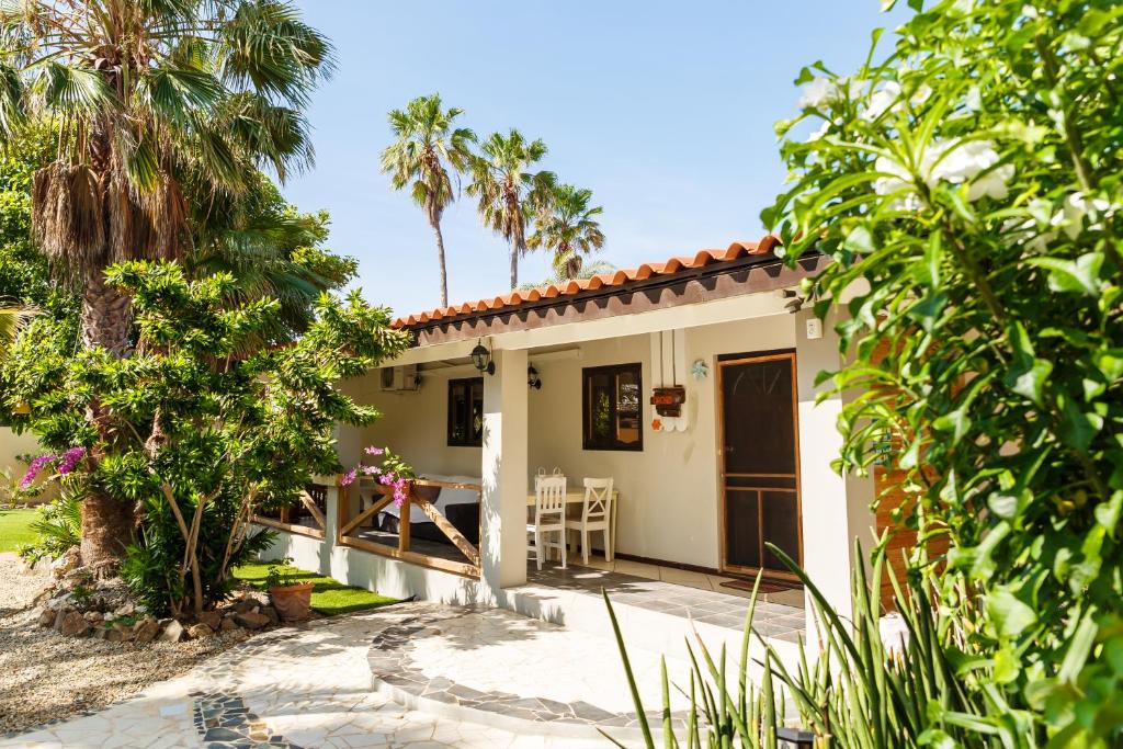 Casalina Garden 2 blocks to Palm Beach & Kitesurfing school - Appartamento Superiore