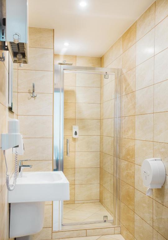 Vannituba majutusasutuses Hotelik B&B Pod Dębami