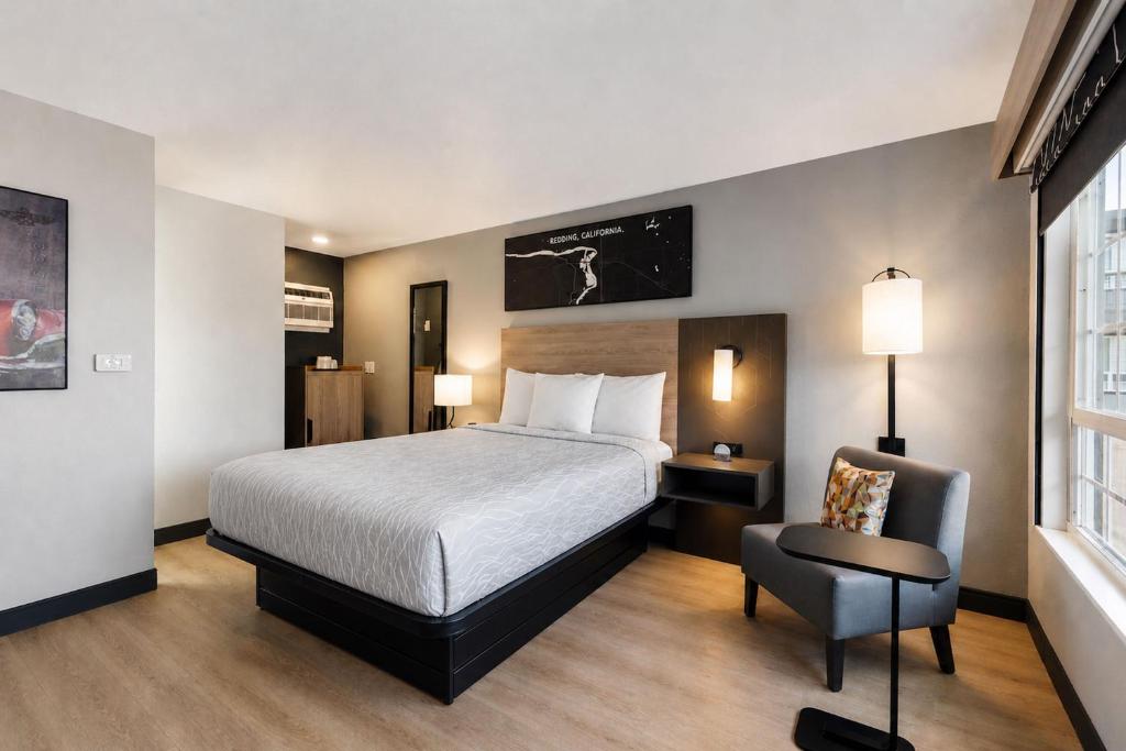 Thunderbird Lodge - Standard Queen Room