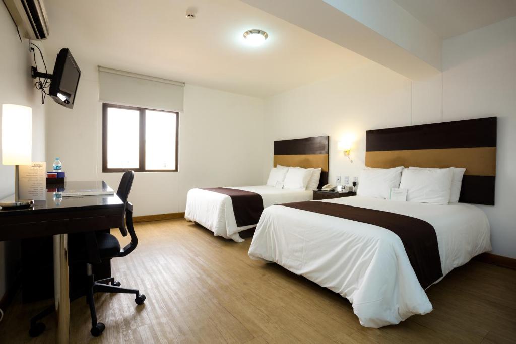 Costa del Sol Wyndham Chiclayo - Standard Double Room With Two Double Beds