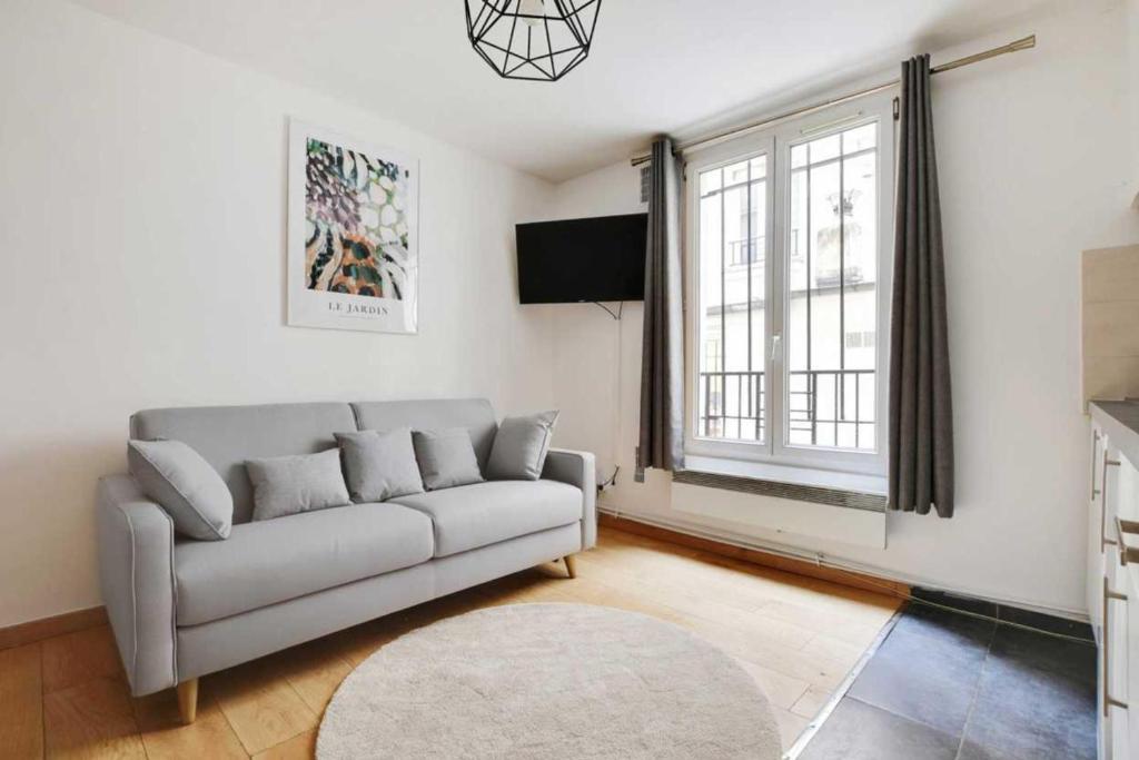Urban Chic Apartment in Central Paris