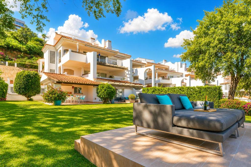Mairena Forest sea view & pool- Happy Rentals