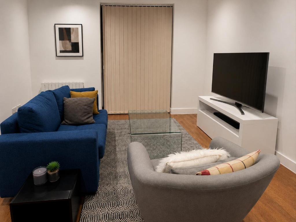 2 bedroom 2 bath 1 ensuite in Roya Asenal beautiful views & parking