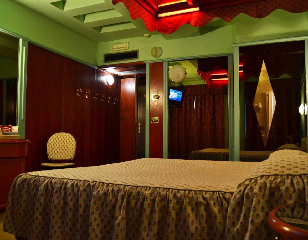 Postel nebo postele na pokoji v ubytování Hotel Motel 2