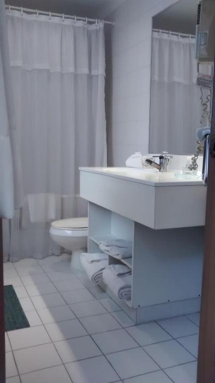 Koupelna v ubytování Gala Hotel