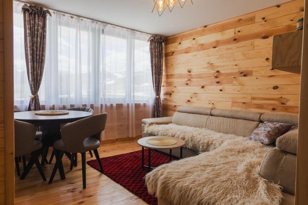 Mountain Eyes Studio Apartment