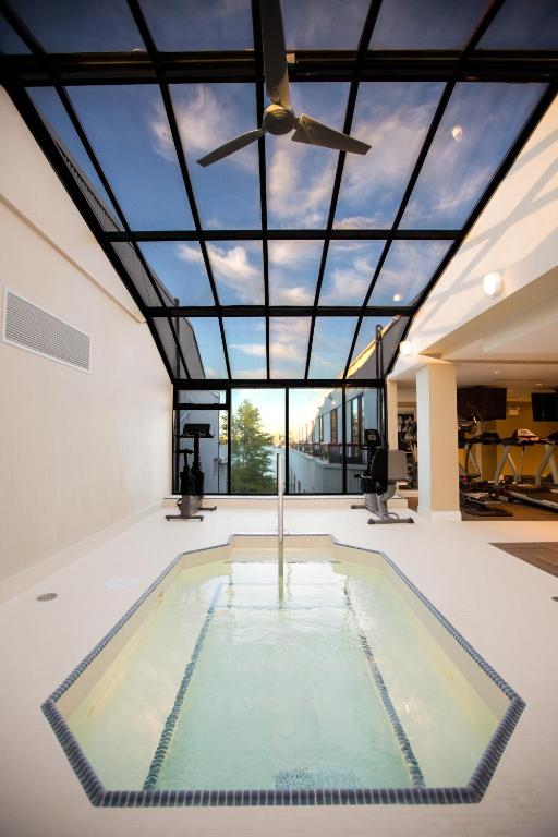 Granville Island Hotel - Resim 45