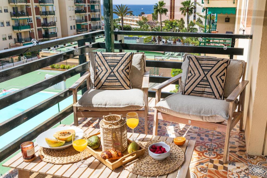 Amazing 3-bedroom apartment. Pool and sea view!