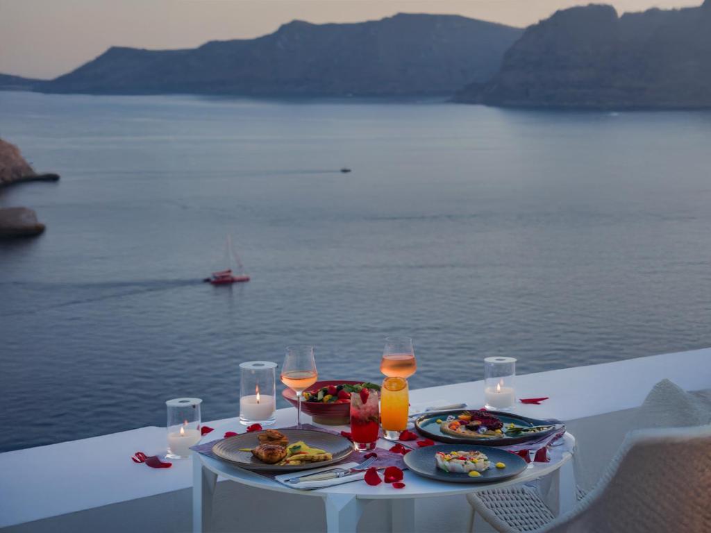 Saint Santorini photo