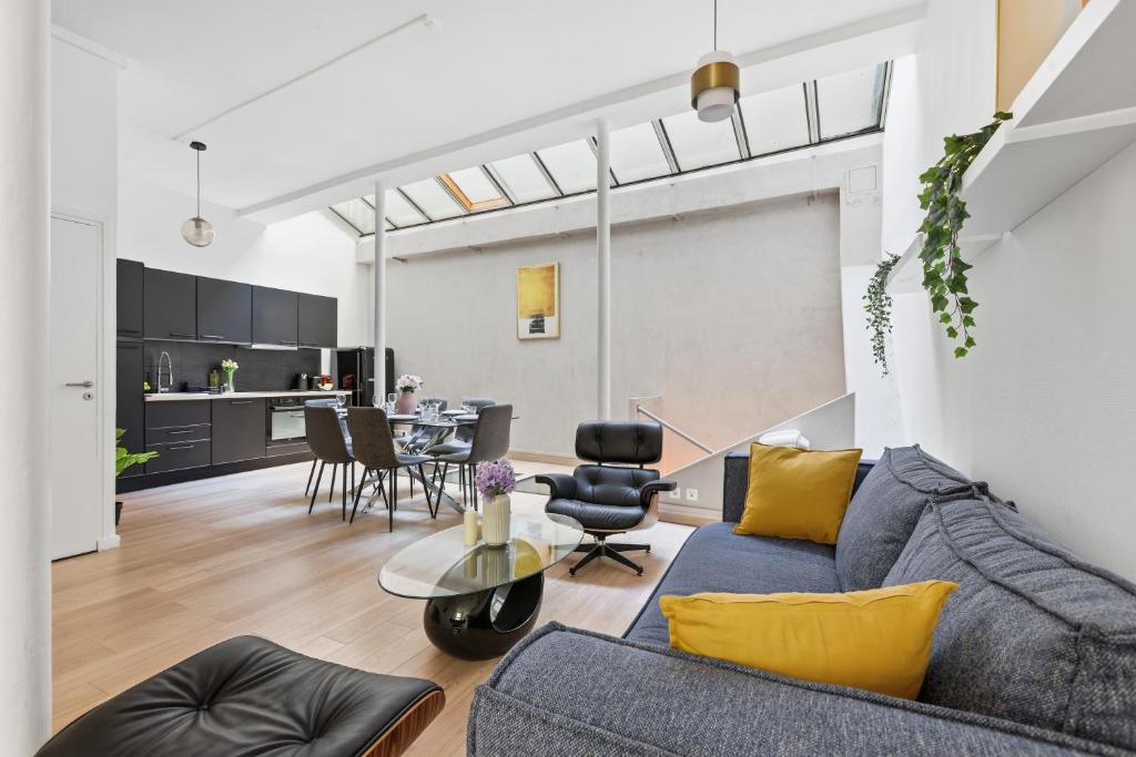 Prestigious 2BR near the Louvre Museum & Tuileries