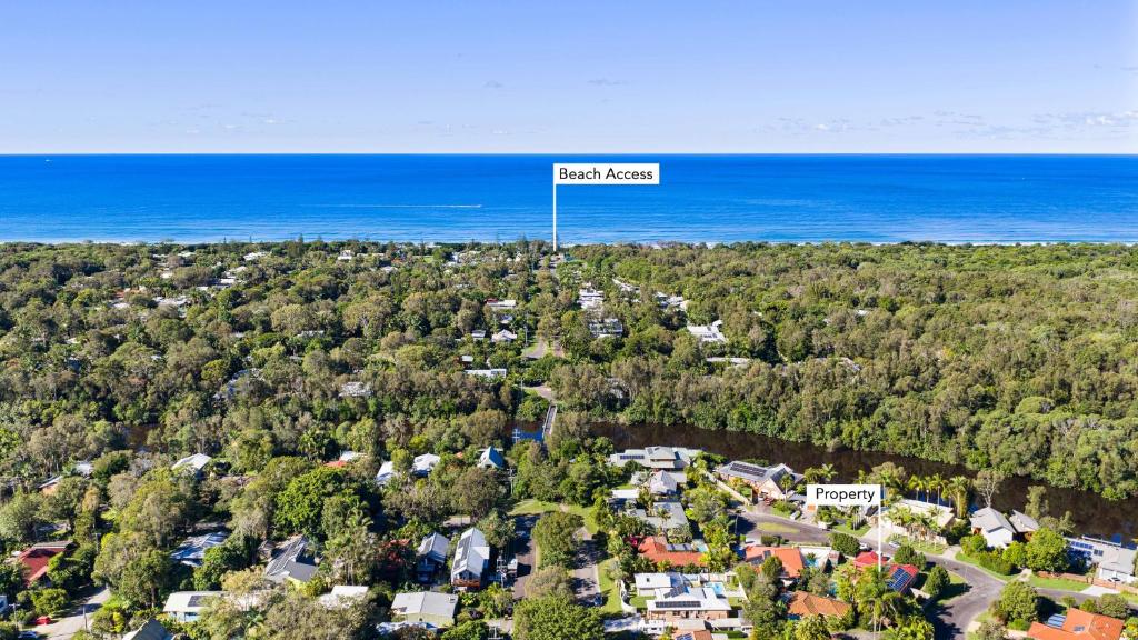 an aerial view of a neighborhood with houses and trees at Salt n Sand Beach house - 10min walk to Ocean - Idyllic coastal village in Ocean Shores