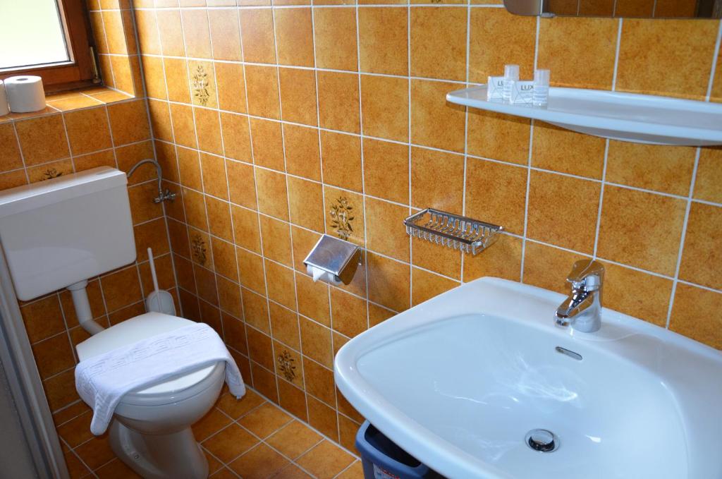 Kúpeľňa v ubytovaní Gasthof "Zur Gemütlichkeit"