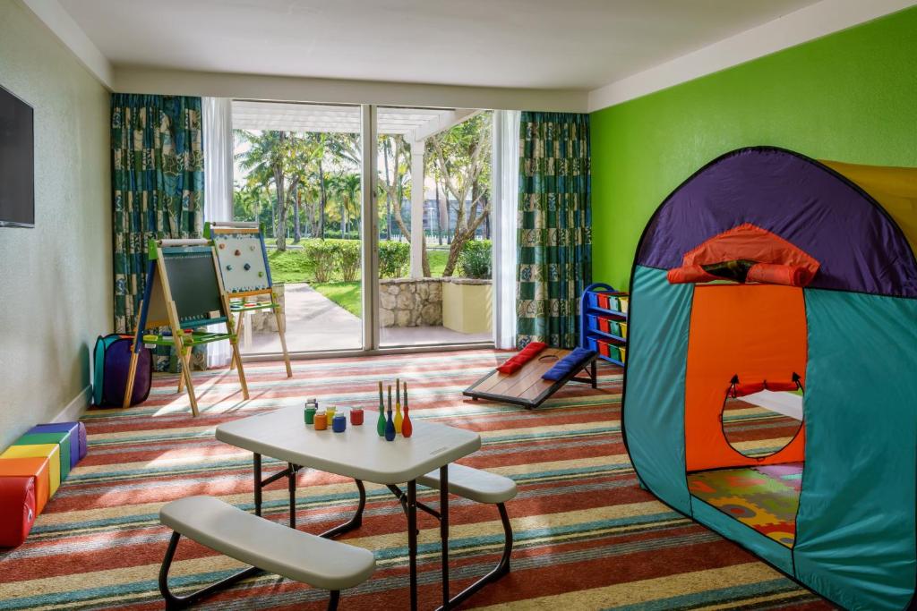 Dětský klub v ubytování Lighthouse Pointe at Grand Lucayan Resort