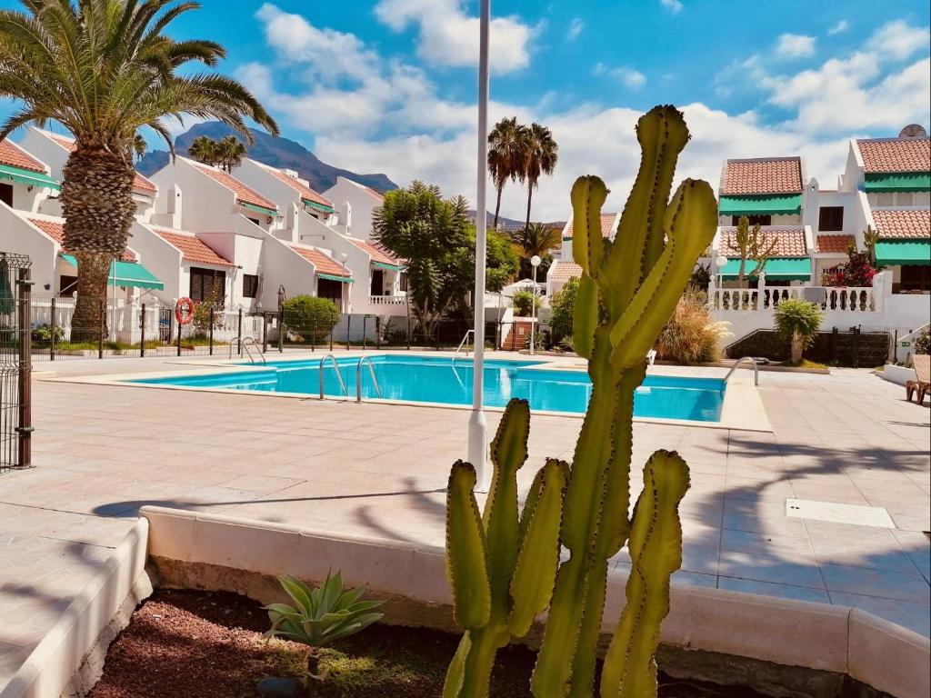 SUNNY VILLA HOLIDAY HOME