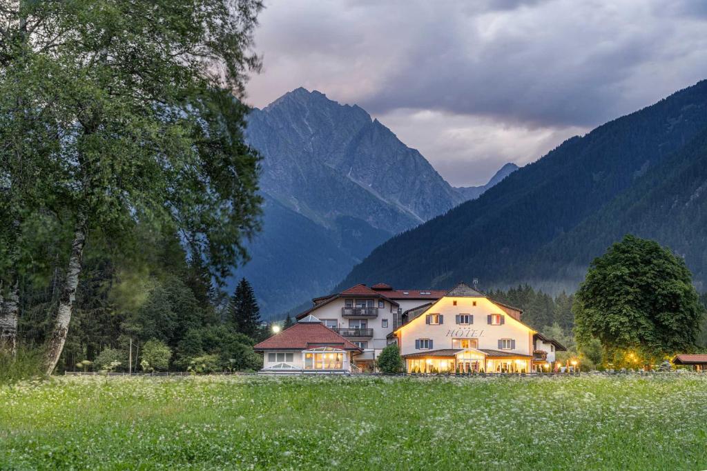 Hotel Bad Salomonsbrunn - Housity