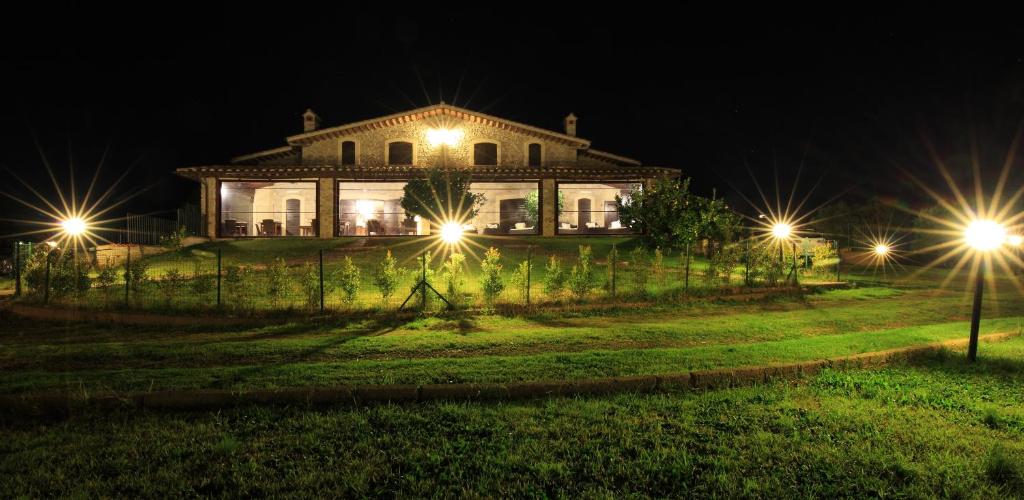 Vonkajšia záhrada v ubytovaní Villa Klinai