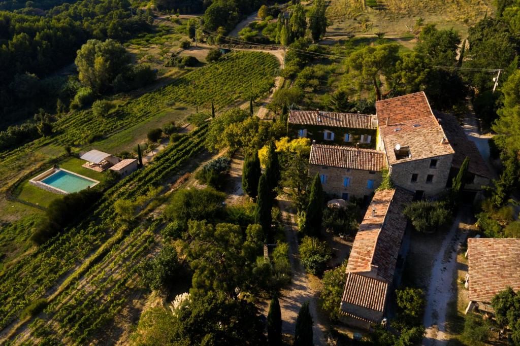 an aerial view of the house and its vineyards at Le Degoutaud in Le Barroux