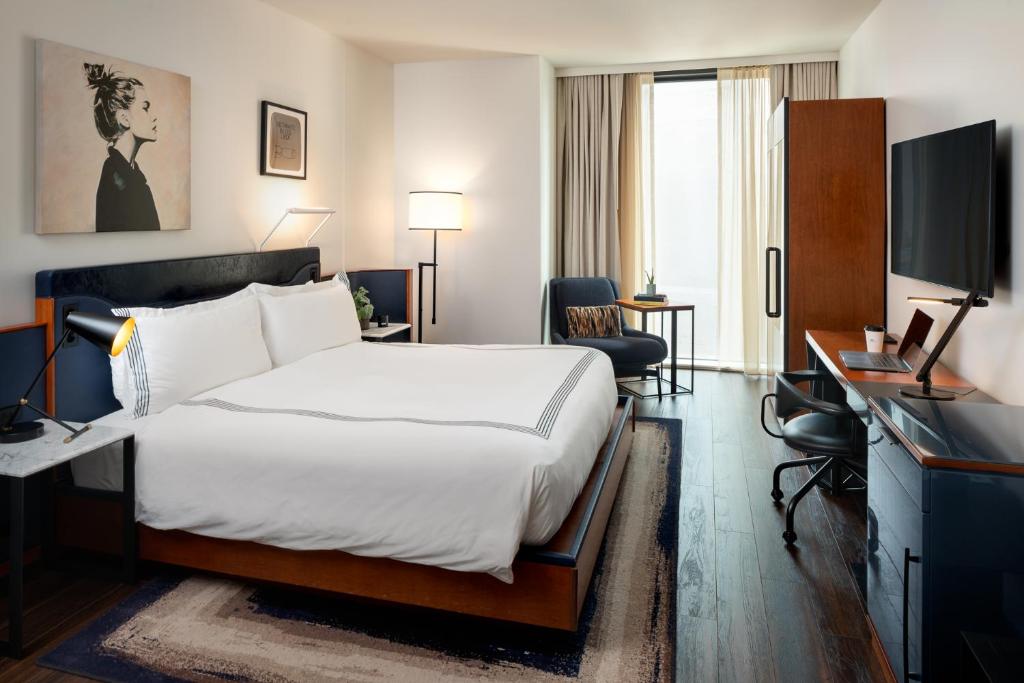 Thompson Seattle, by Hyatt - 