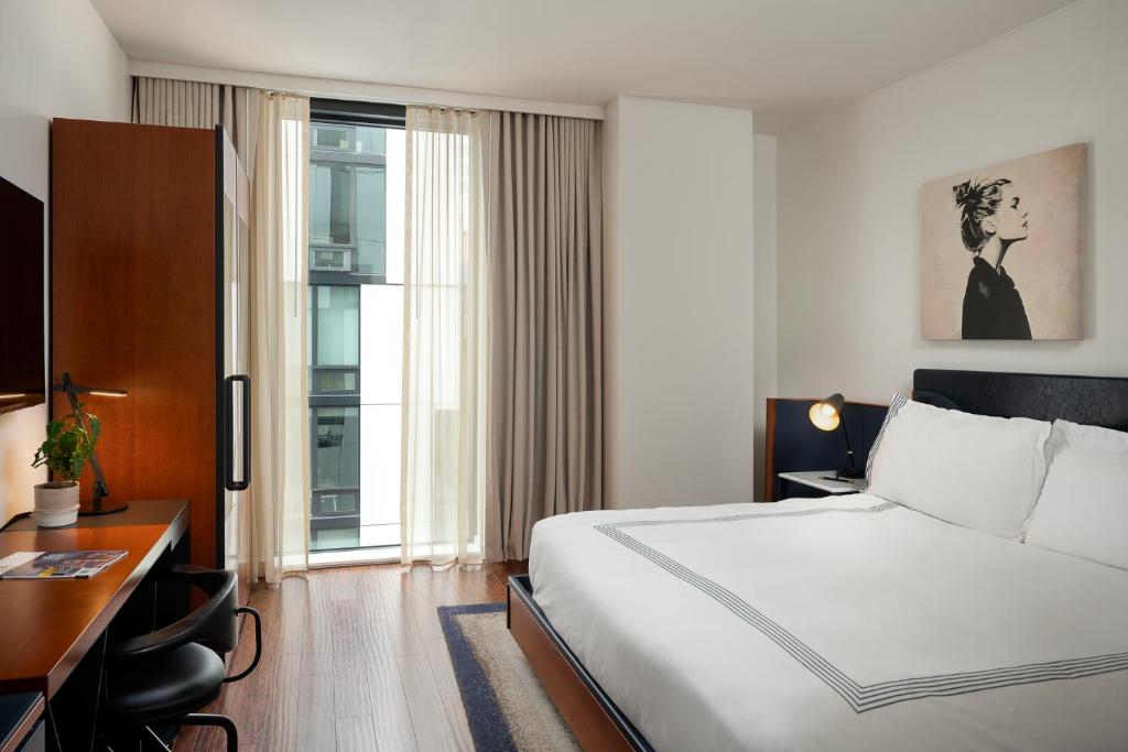Thompson Seattle, by Hyatt - 