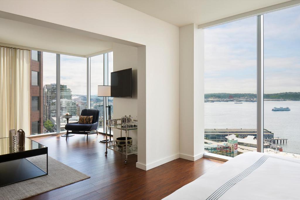 Thompson Seattle, by Hyatt - 
