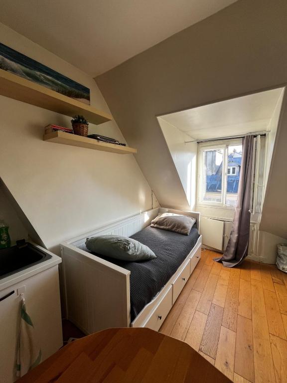 Lovely studio for rent in Paris 17