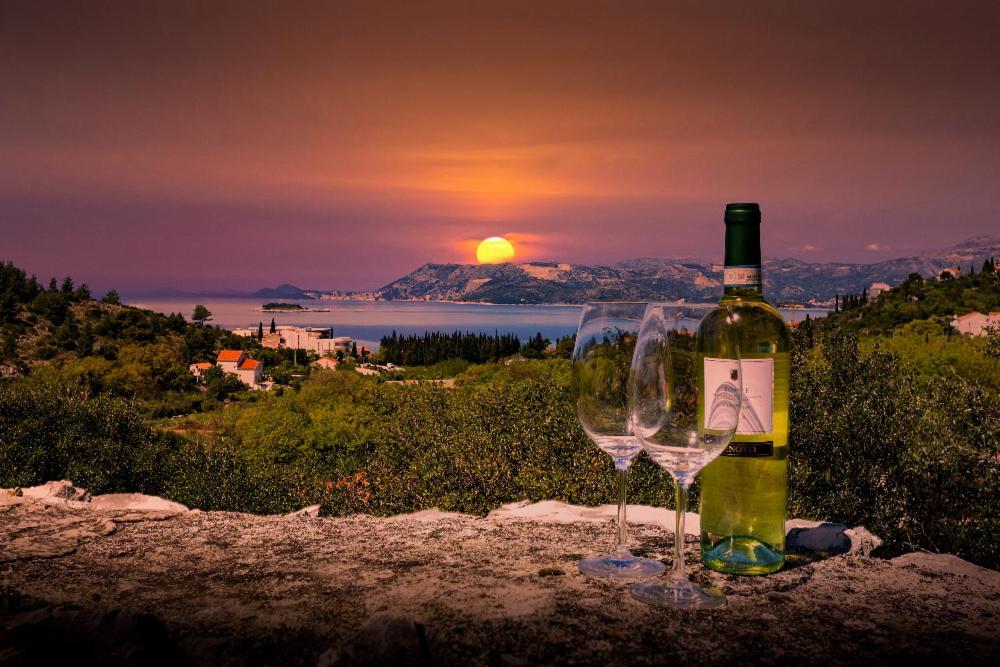 Joseph - Superior sea, bay and mountain view