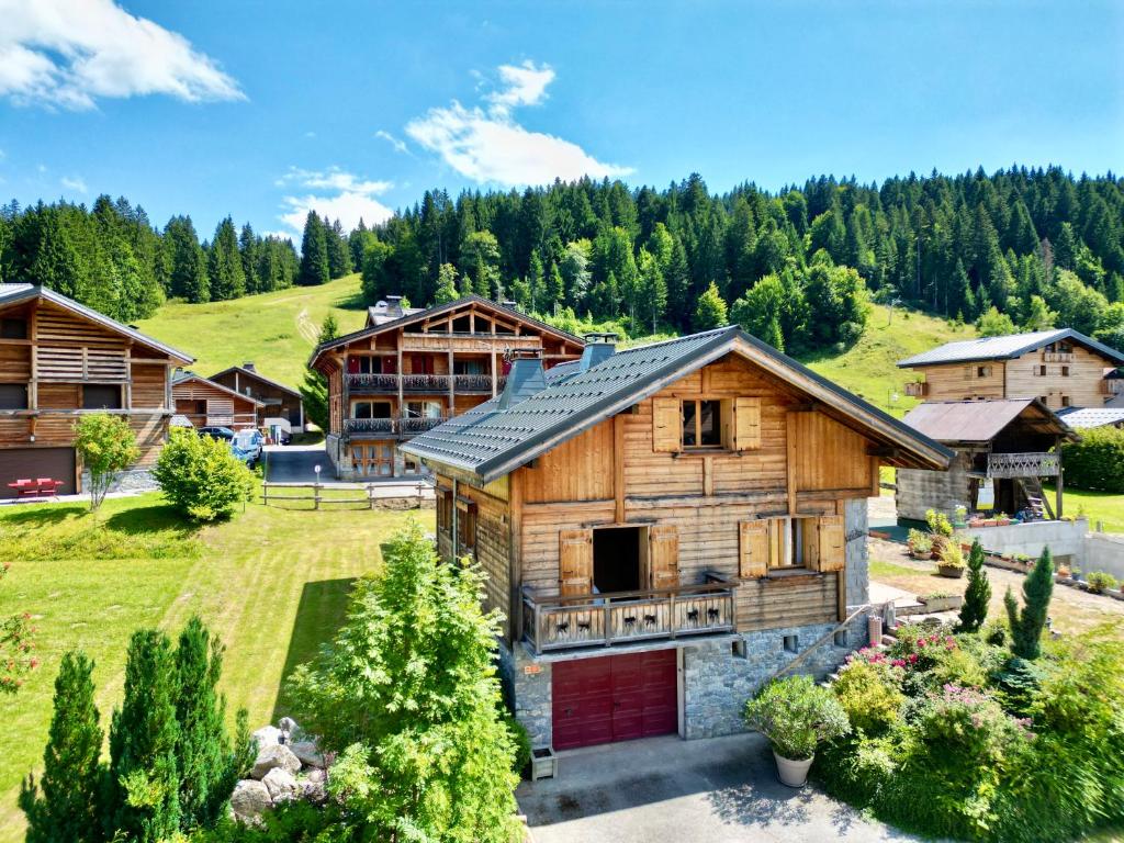 Chalet Caprice de l'Arbalou rénové, terrasses, vue montagnes & Multipass