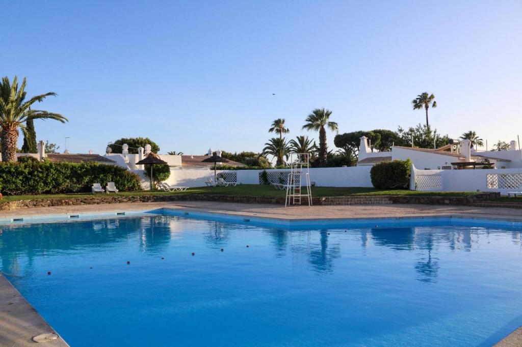 Charming Villa in Vilamoura Golden Triangle