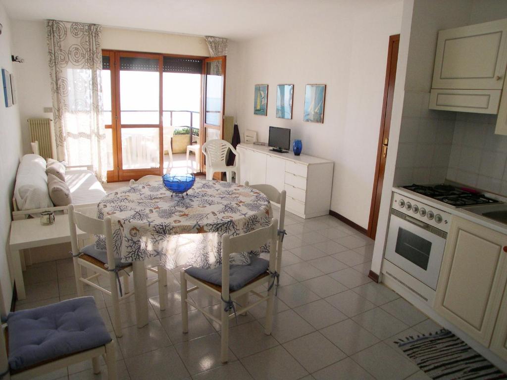 A kitchen or kitchenette at Villa Matilde