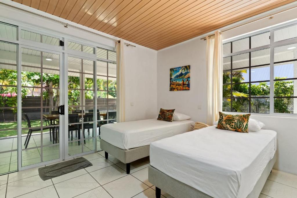 2BR Moorea Retreat with Private Canal & BBQ - photo 11 - Moorea, Polynésie