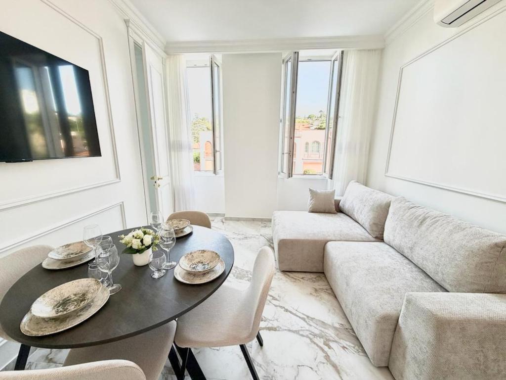 Bright Apartment with Garden Near Beach