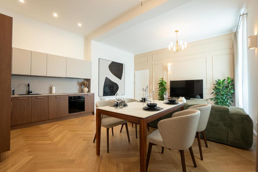 Modern 2-bedroom Flat - Prime Landstrasse Location