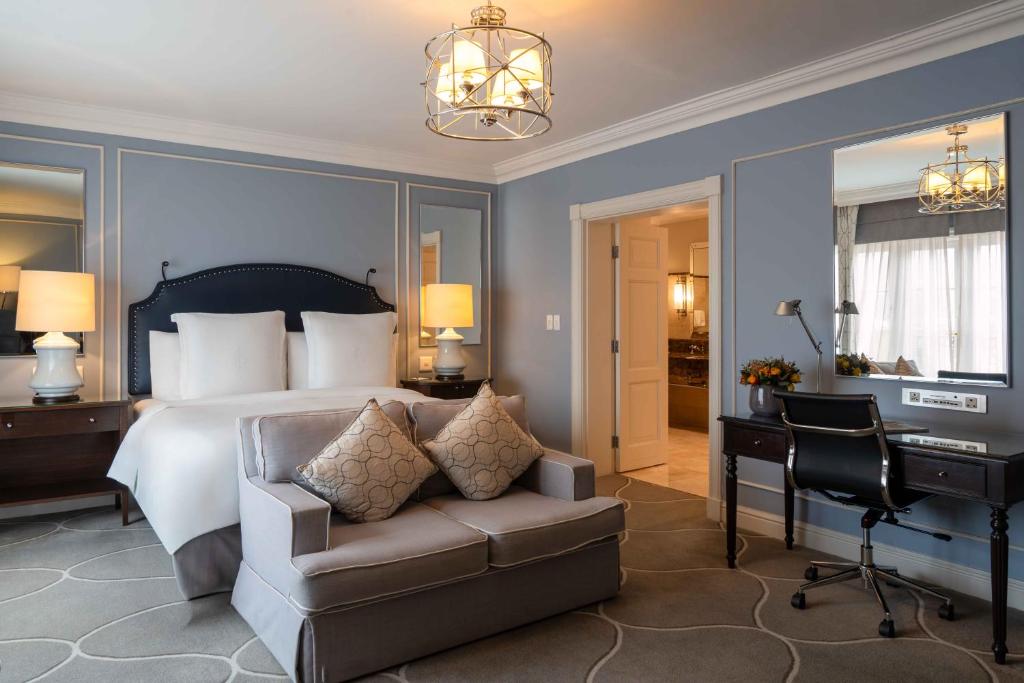 Panoramic View Premier Room
