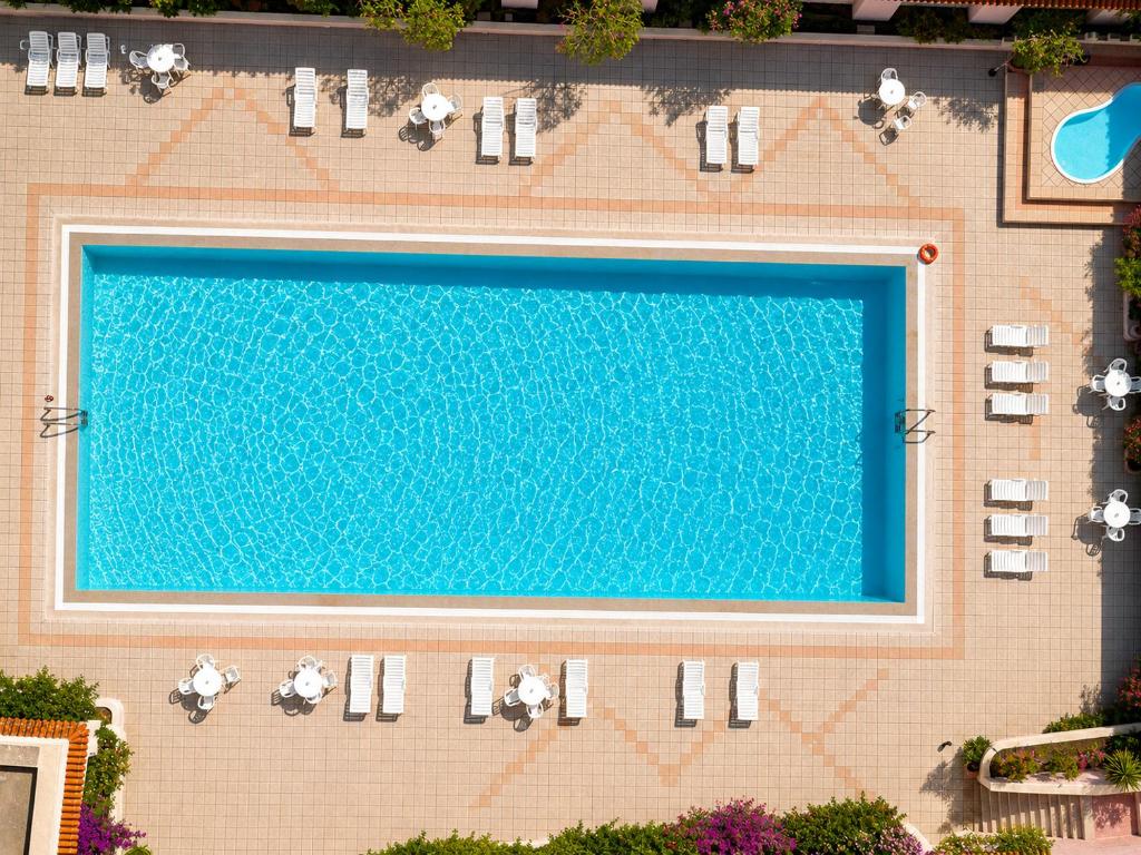 B&W Sea View Two Bedroom Apartment with Pool Near the Beach