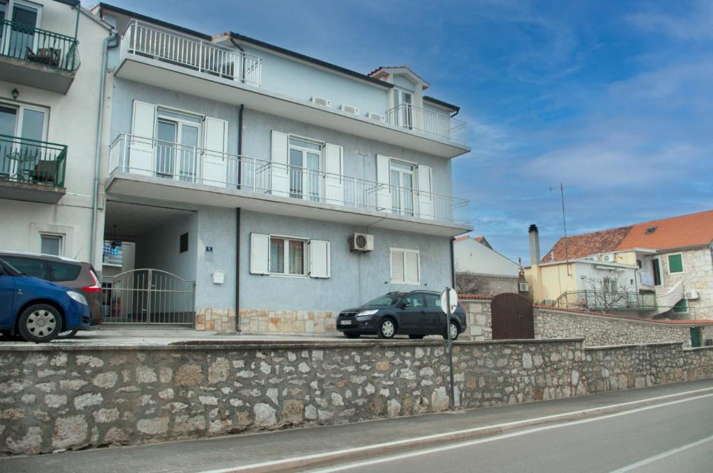 Apartment and Room Zoran
