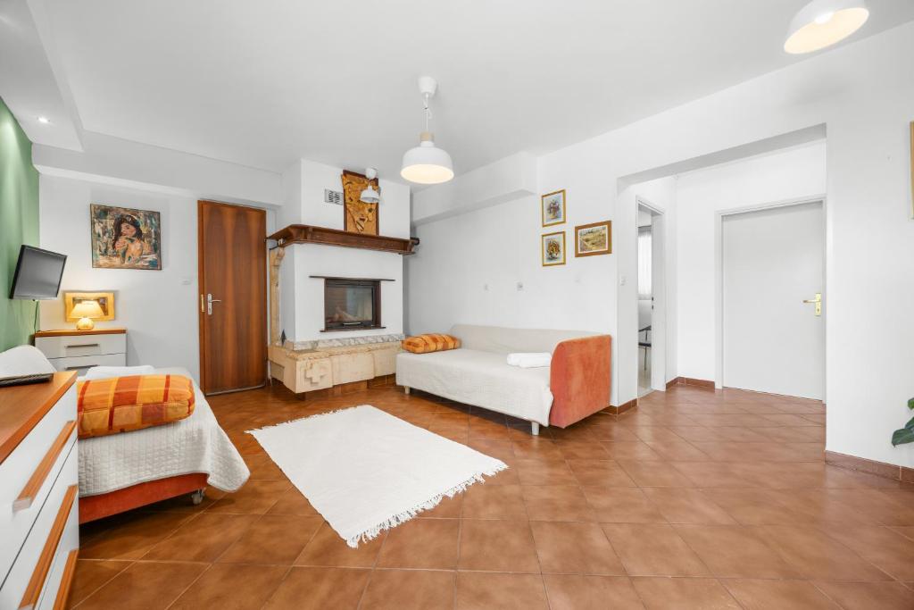 Apartments Mladenka