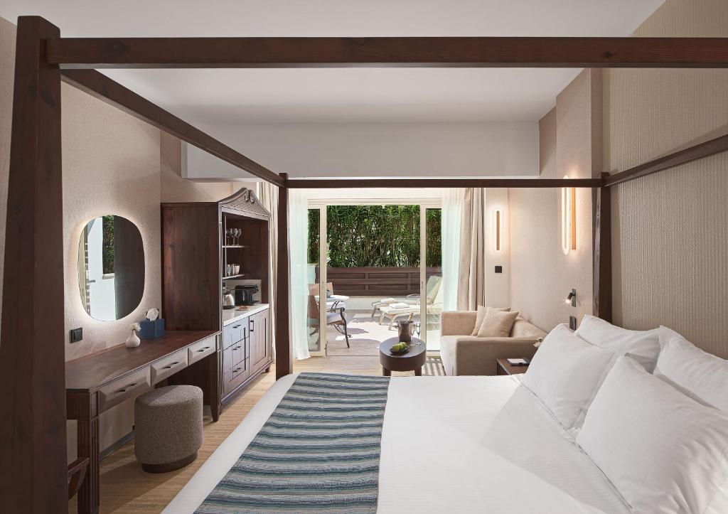Olympic Lagoon Resort Paphos - 