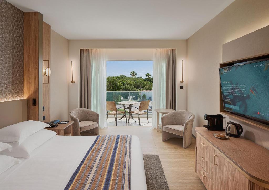 Olympic Lagoon Resort Paphos - 