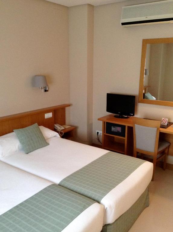 Hotel Central - Twin Room