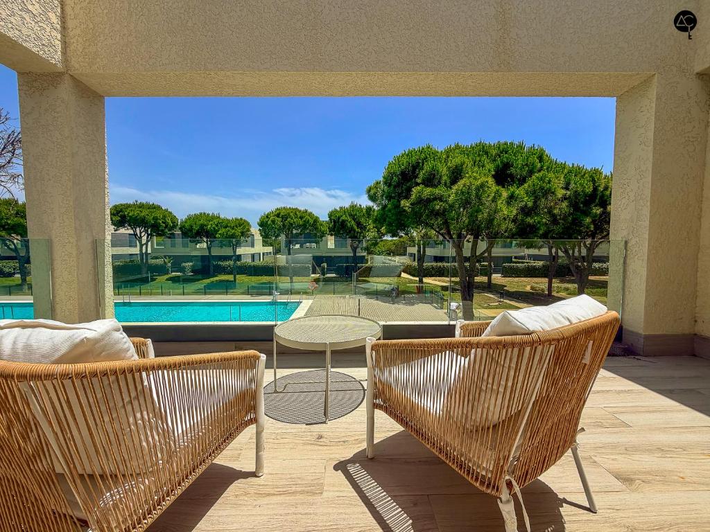 Villa Entre Pinos y Calas Roche Grupo AC Gestio