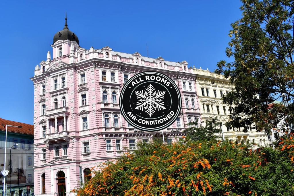 Mynd úr myndasafni af Hotel Opera í Prag