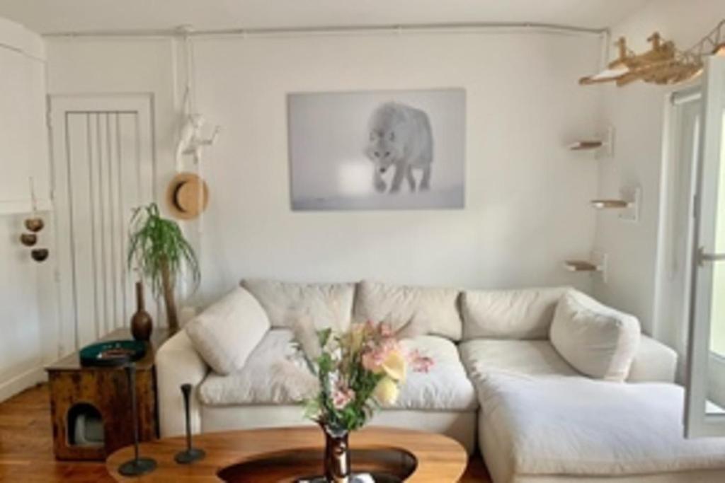 Bright 42 m pad near Villemin Garden
