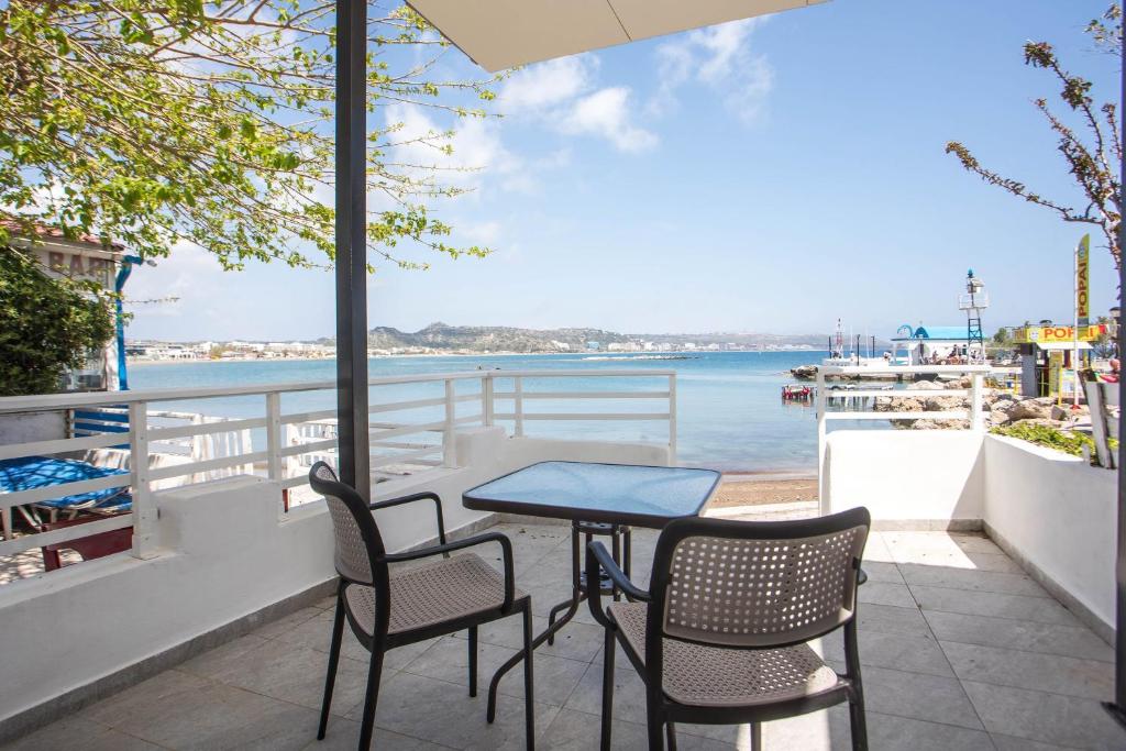 Marina studios Sea View