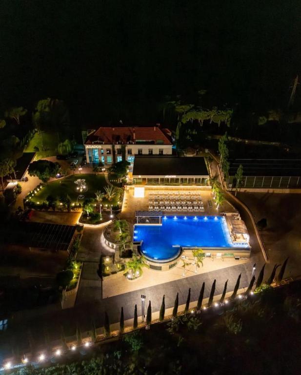 Arados Resort