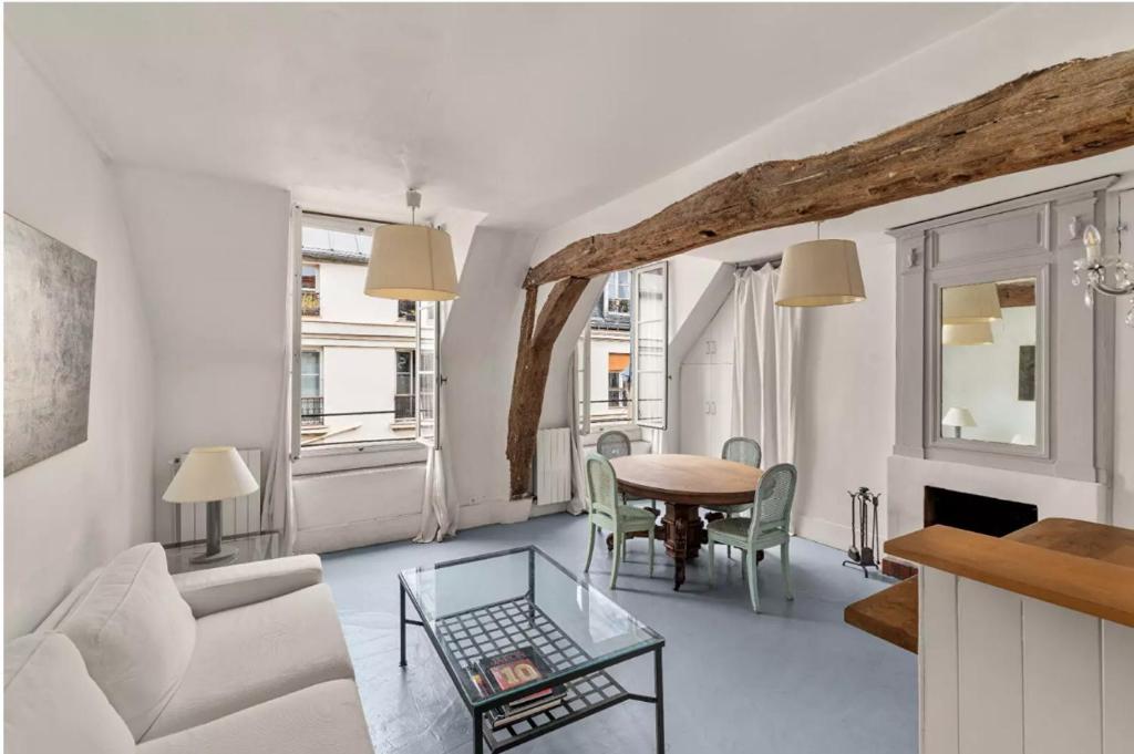 Duplex de charme au cœur du Marais