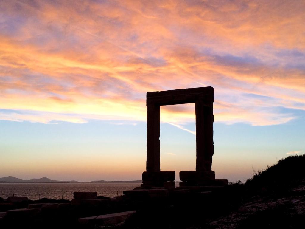 Naxos budget friendly studio 3 min walk from port