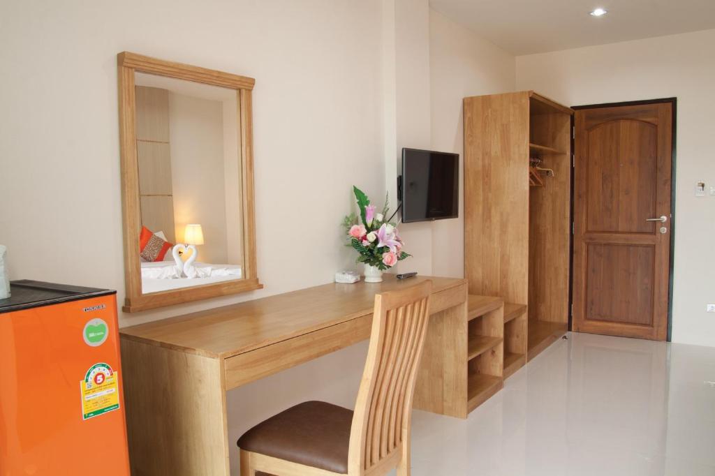 TV a/nebo společenská místnost v ubytování JS Residence Krabi