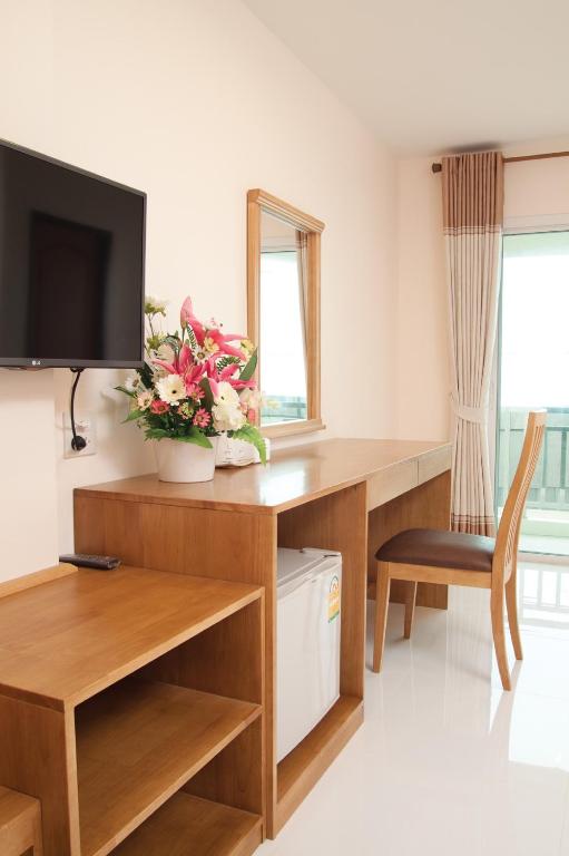 TV a/nebo společenská místnost v ubytování JS Residence Krabi