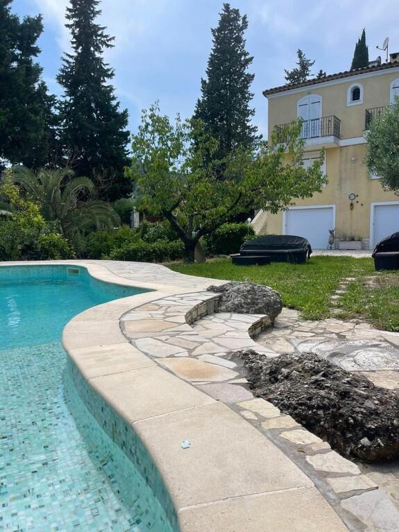 Gallery image of Le Mas des 2 vallons in Vallauris