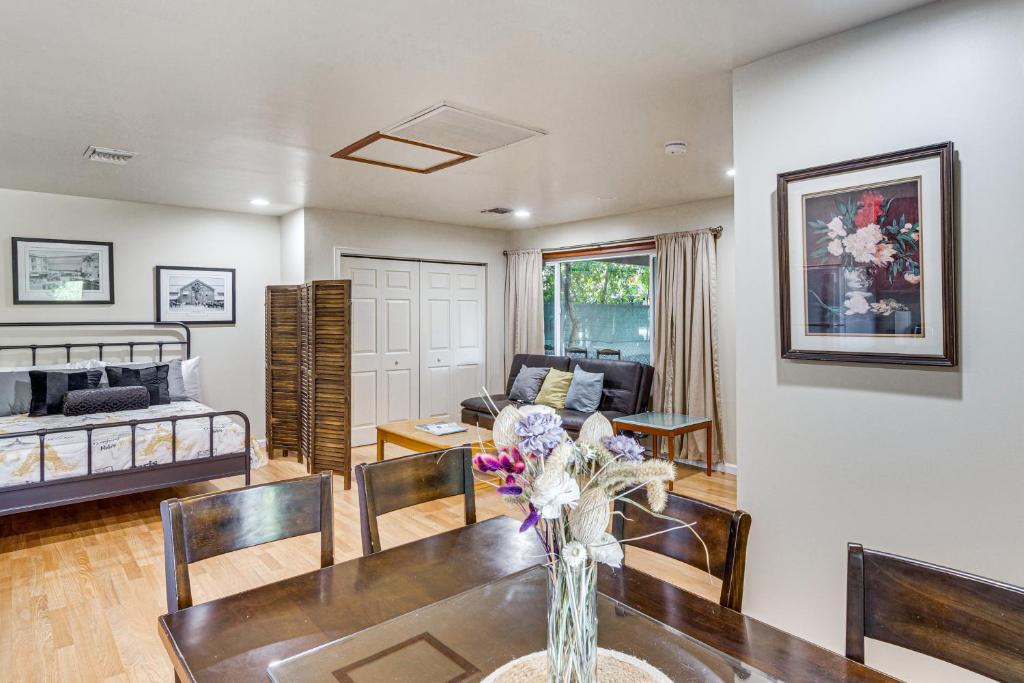 a living room with a table and a couch at Quiet Patio! La Cañada Month-Long Studio in La Canada Flintridge
